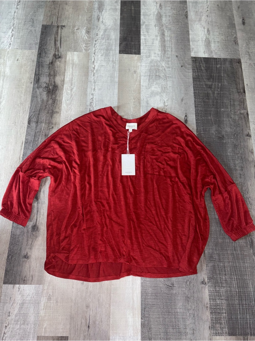💋NWT ANDREE BY UNIT Ruby Red Lightweight Tunic